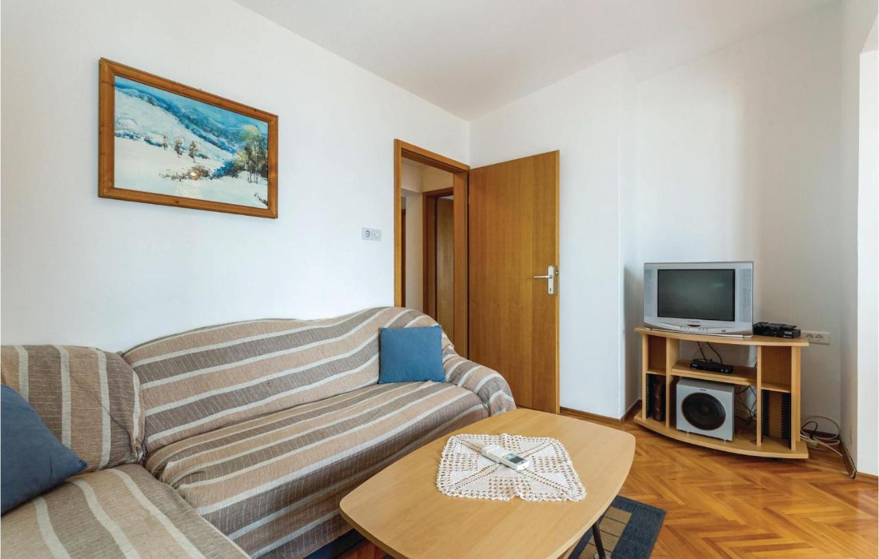 Cozy Apartment In Novi Vinodolski With Kitchen المظهر الخارجي الصورة