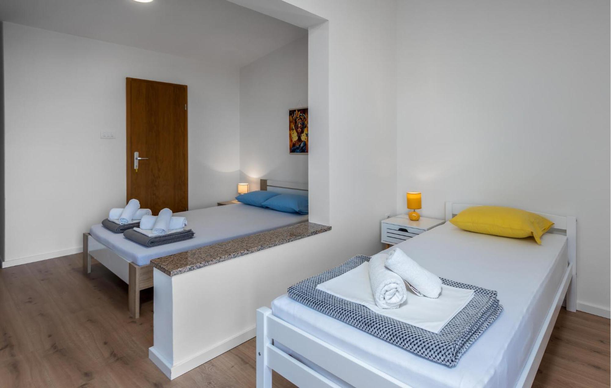 Cozy Apartment In Novi Vinodolski With Kitchen المظهر الخارجي الصورة