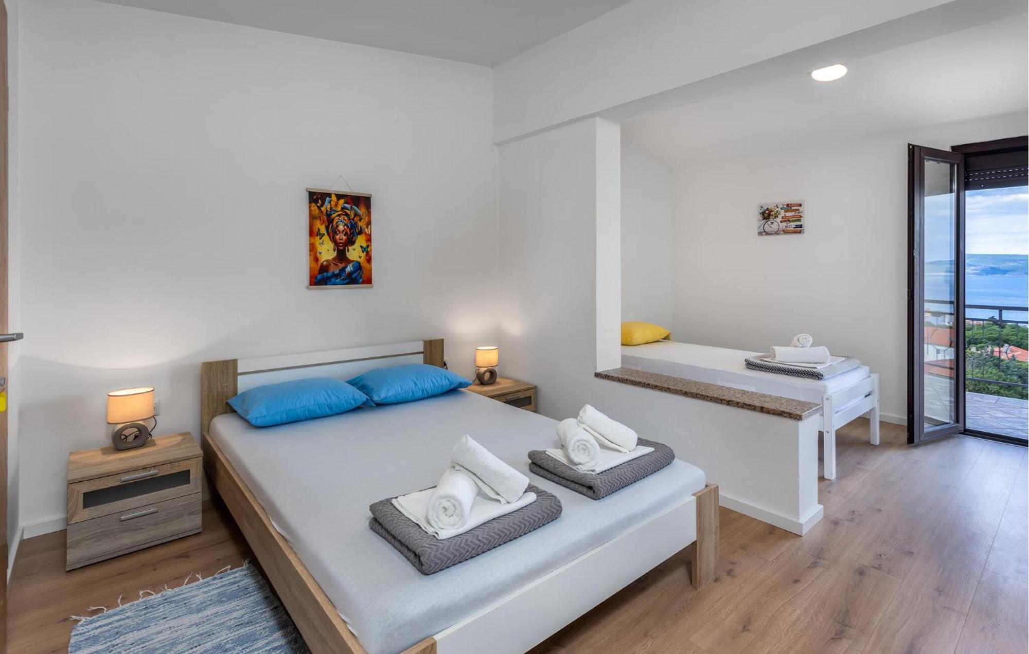 Cozy Apartment In Novi Vinodolski With Kitchen المظهر الخارجي الصورة