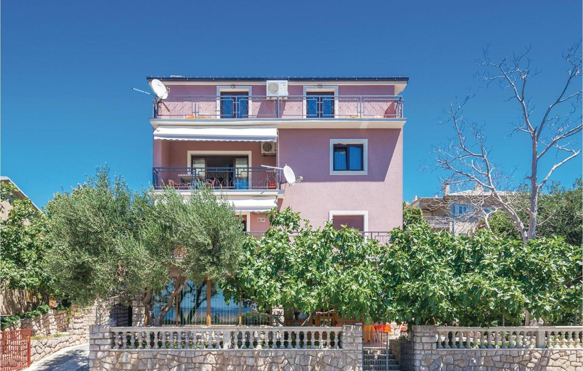 Cozy Apartment In Novi Vinodolski With Kitchen المظهر الخارجي الصورة